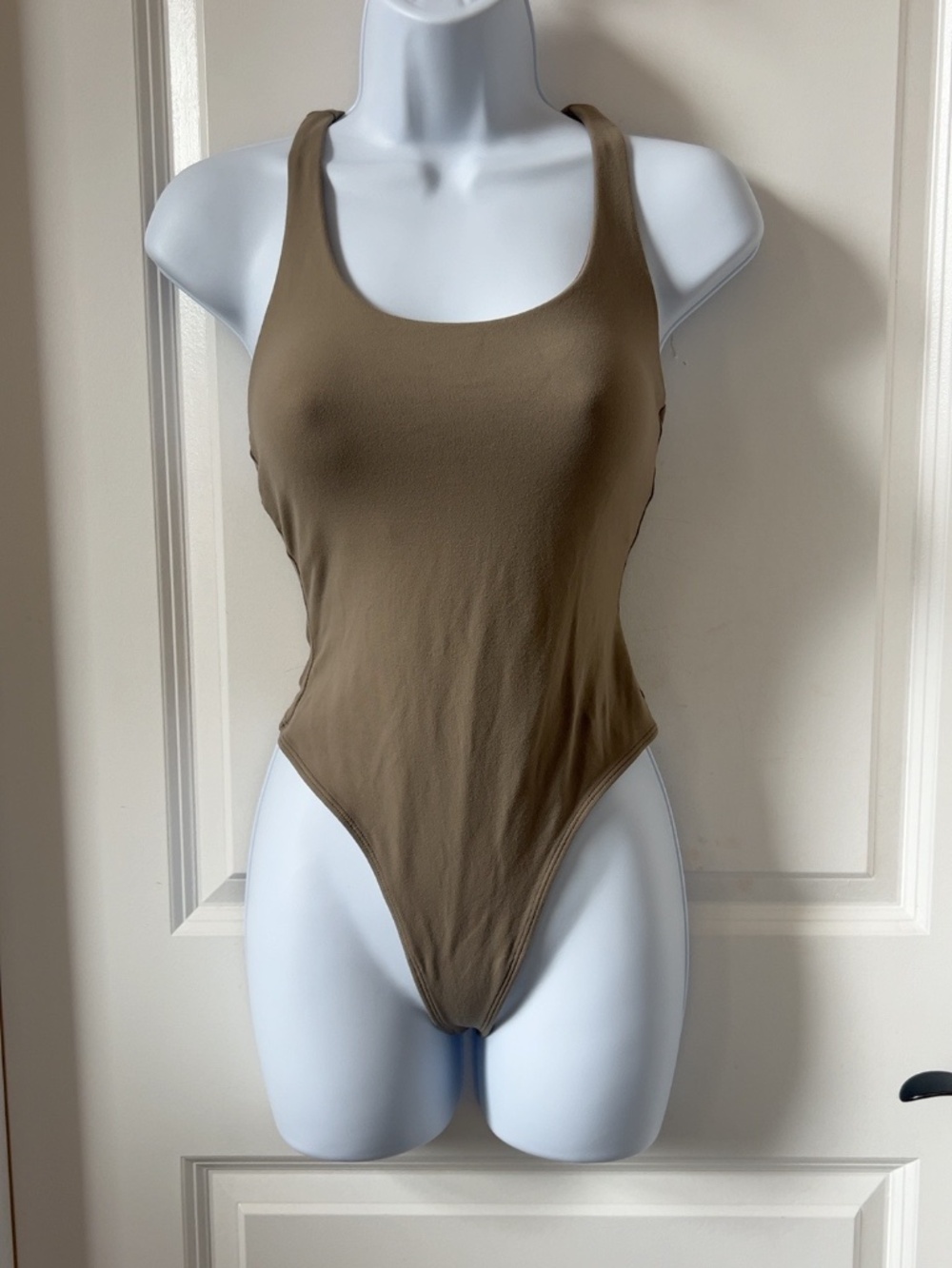 Alo Yoga Sleek Back Taupe Racerback Thong Bodysuit Small